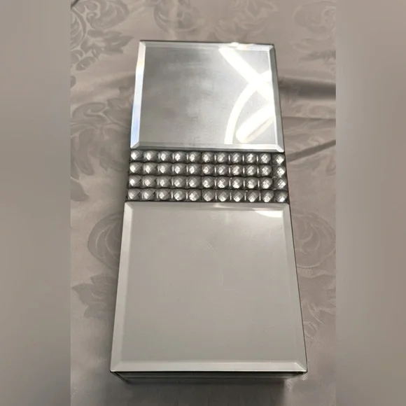 Elegant Silver Mirrored Jewelry Box Storage & Organization